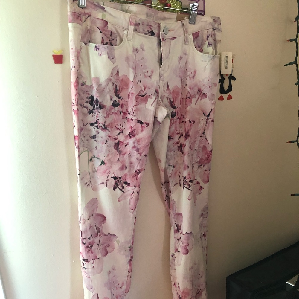 Aeropostale Floral Jegging Pants